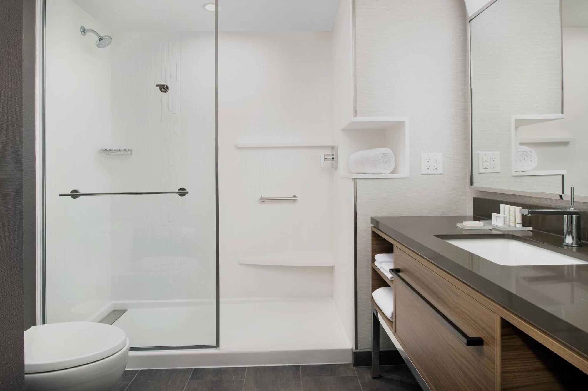 فندق Courtyard By Marriott Indianapolis بلينفيلد المظهر الخارجي الصورة