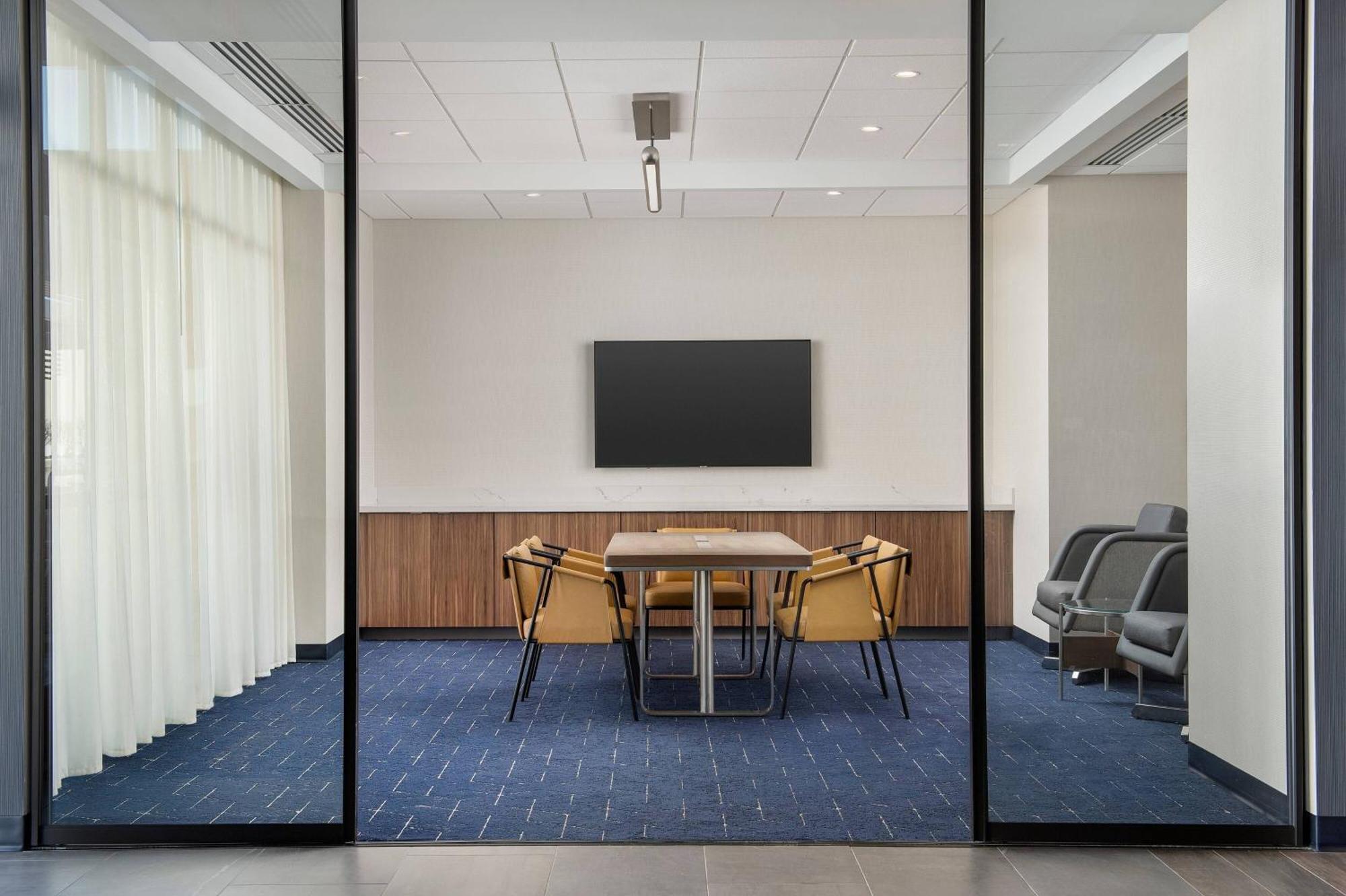 فندق Courtyard By Marriott Indianapolis بلينفيلد المظهر الخارجي الصورة