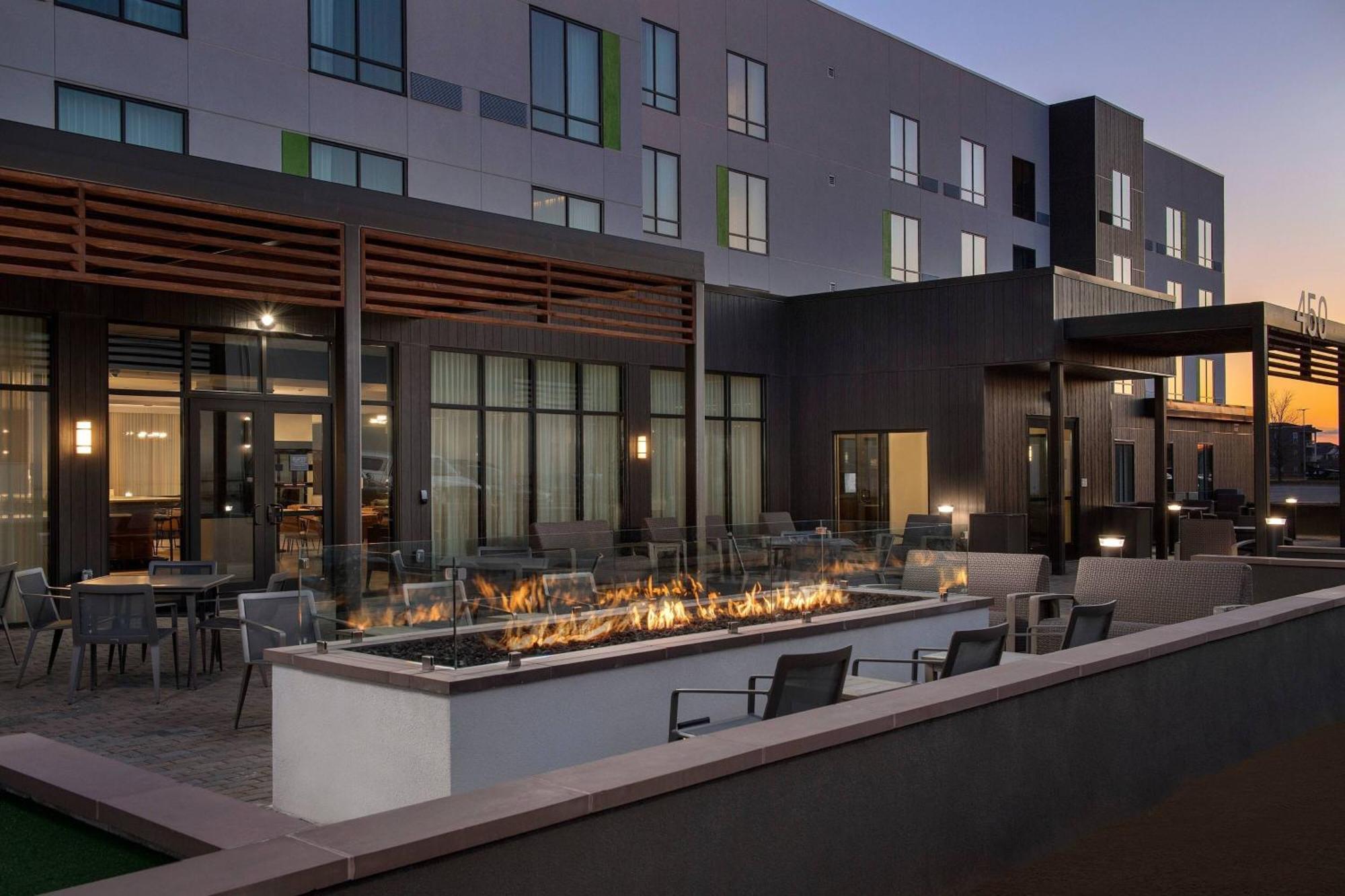 فندق Courtyard By Marriott Indianapolis بلينفيلد المظهر الخارجي الصورة